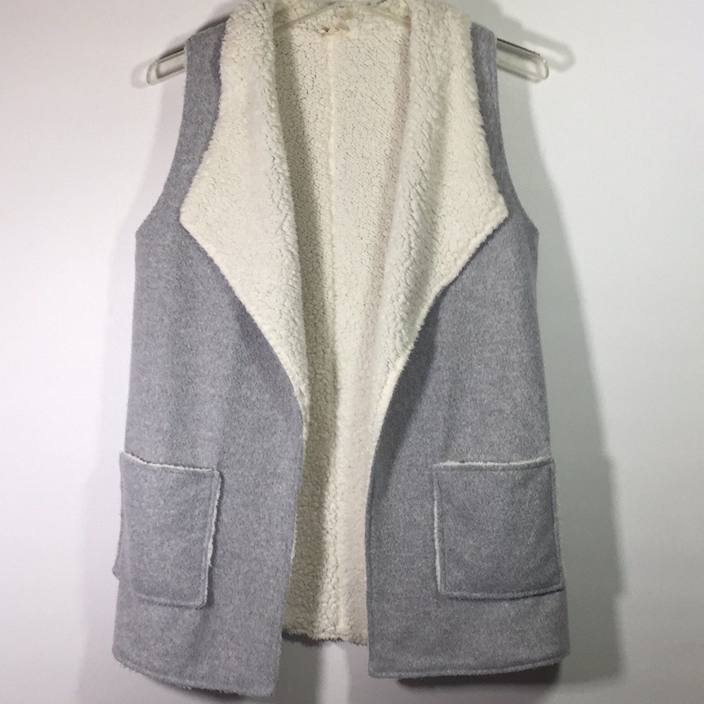 Hem & Thread Fleece Lined Two Pocket Vest Size M